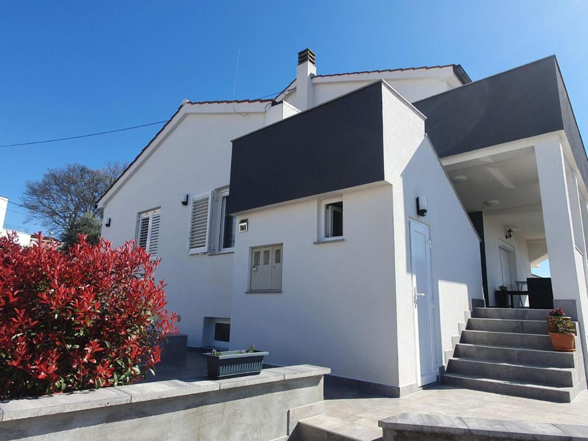 Apartman Niko Malinska Esterno foto