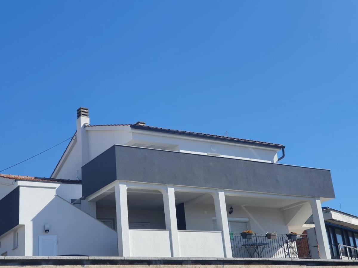 Apartman Niko Malinska Esterno foto